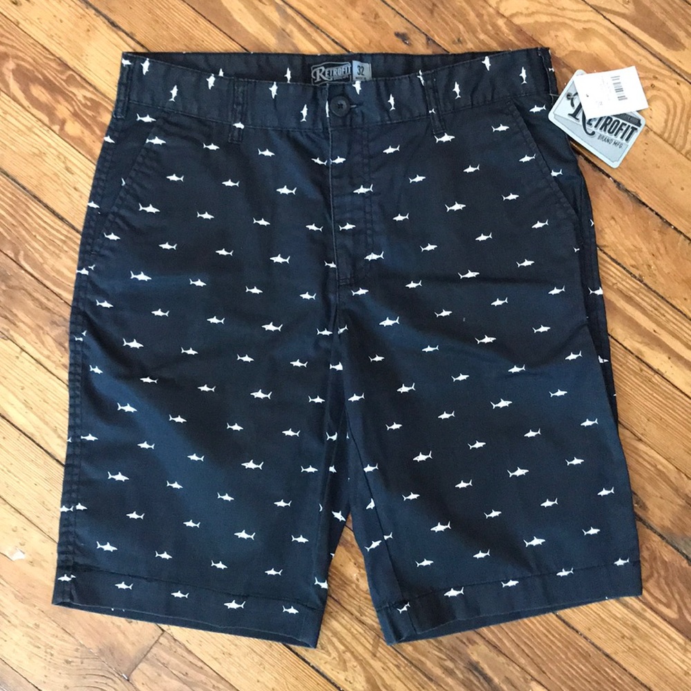 Mens Size 32 Shark Print Shorts Black/White NWT